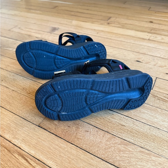 Black Sandals - Picture 2 of 4